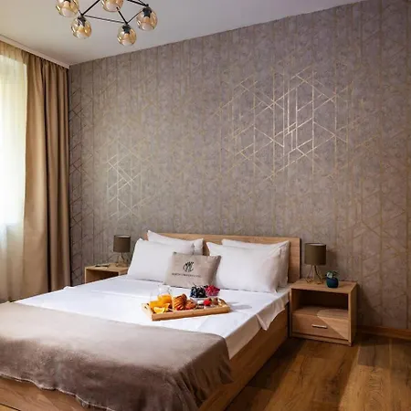 Apartment Spacious With Lovely Terrace